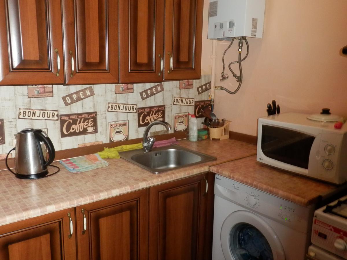 Yourhostel Svyatoshino Kiev Ngoại thất bức ảnh