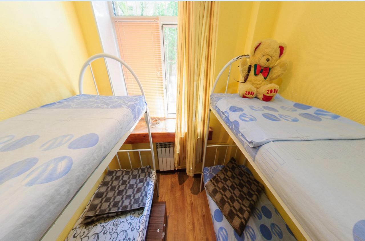 Yourhostel Svyatoshino Kiev Ngoại thất bức ảnh